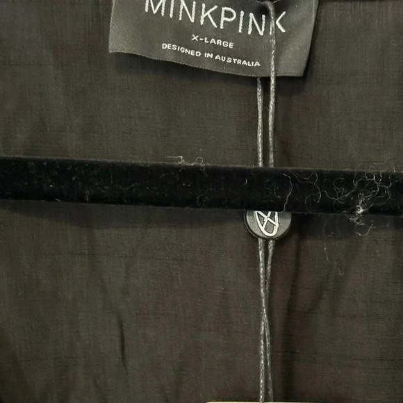 🍀 MINKPINK NWT HARPER TWIST BLOUSE SIZE XL - Picture 6 of 6